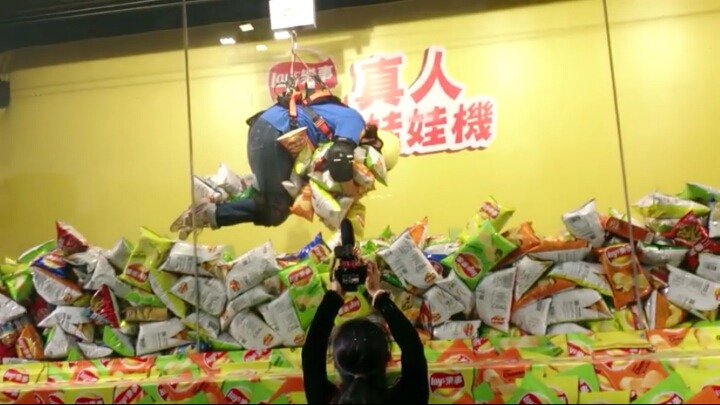 대만의 과자뽑기 인간 크레인 | 인스티즈
