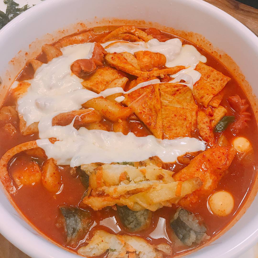 엽떡 혼자 다 먹을 수 있다 vs 없다.jpg | 인스티즈