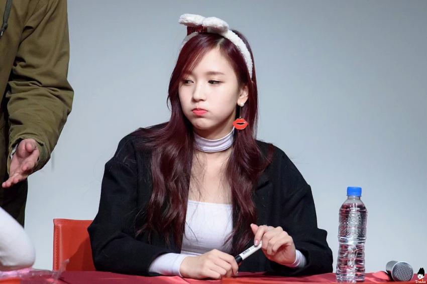 트와이스 미나 입 꾹꾹이........... | 인스티즈