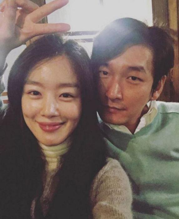 유난히 남녀 연예인들끼리는 되게 자연스러워 보이는 부분 | 인스티즈