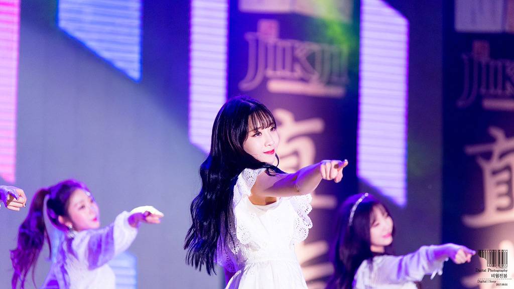 [러블리즈] 퇴근하고 학교에 가야해서 지애 | 인스티즈