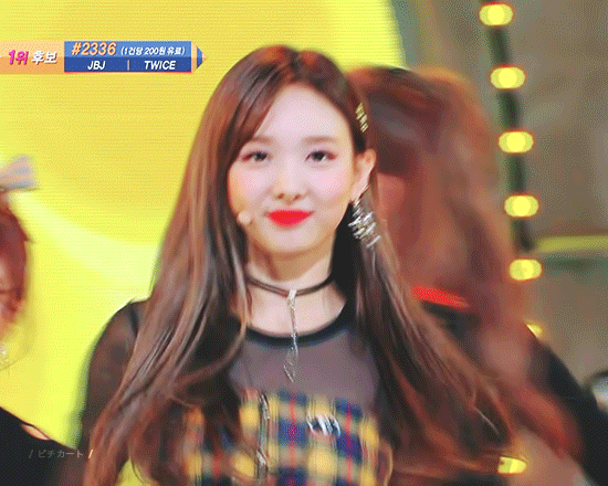 카메라만 보면 놀라는 아이돌 | 인스티즈