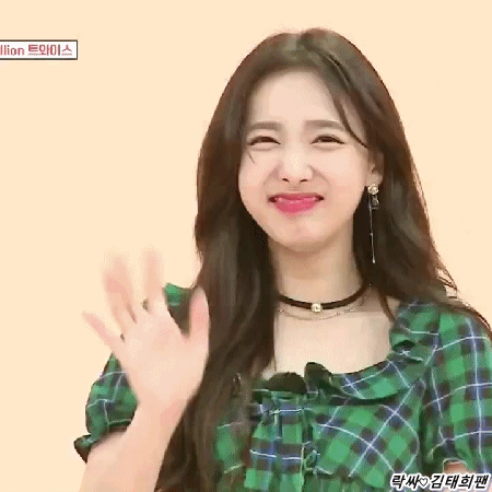 [아이돌룸] 애교 N행시 국가대표,거장,장인,비르투오소,마스터,마에스트로,중요무형문화재,1급 자격증 보유자 나연.gif(14MB) | 인스티즈