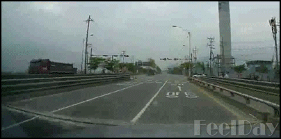 졸음운전 사고.gif (혐오주의) | 인스티즈