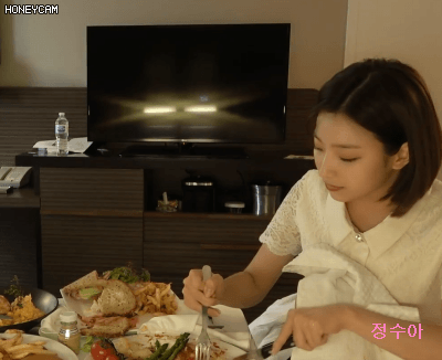 프로미스나인 이새롬 V앱 뉴욕KCON 비하인드.GIF | 인스티즈