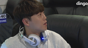 PC방에 있다가 갑자기 선미 들어옴.gif | 인스티즈