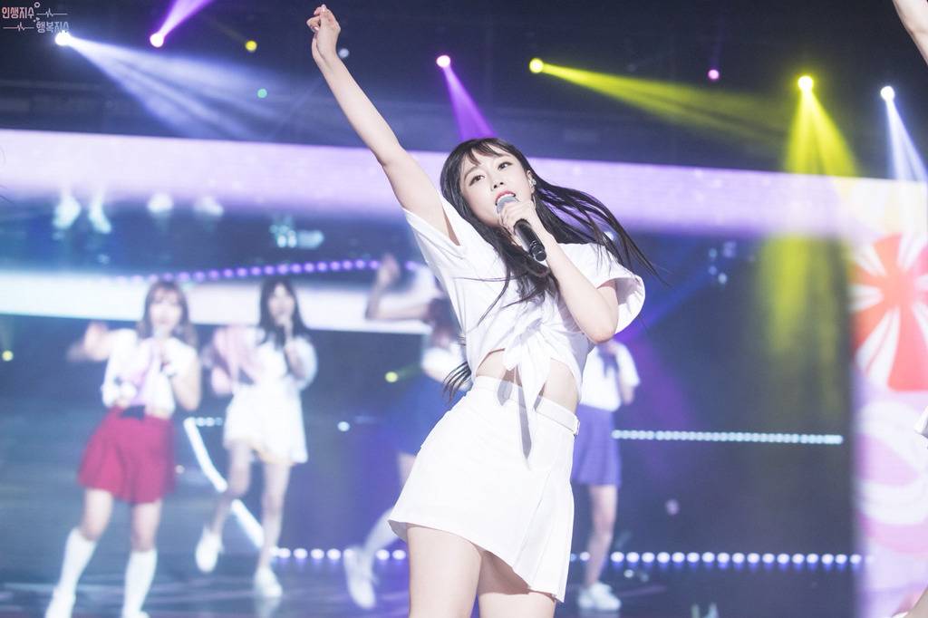 [러블리즈] 하루하루 힘겹게 느껴져서 지수 | 인스티즈