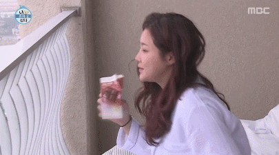 베란다에서 자는 솔비.gif | 인스티즈