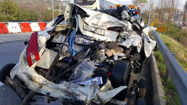 운전할때 버스나 트럭 뒤를 조심해야 하는 이유 | 인스티즈