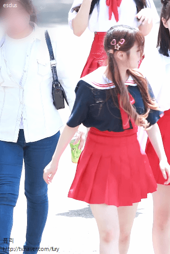 세라복 입고 촬영하는 노지선.gif | 인스티즈