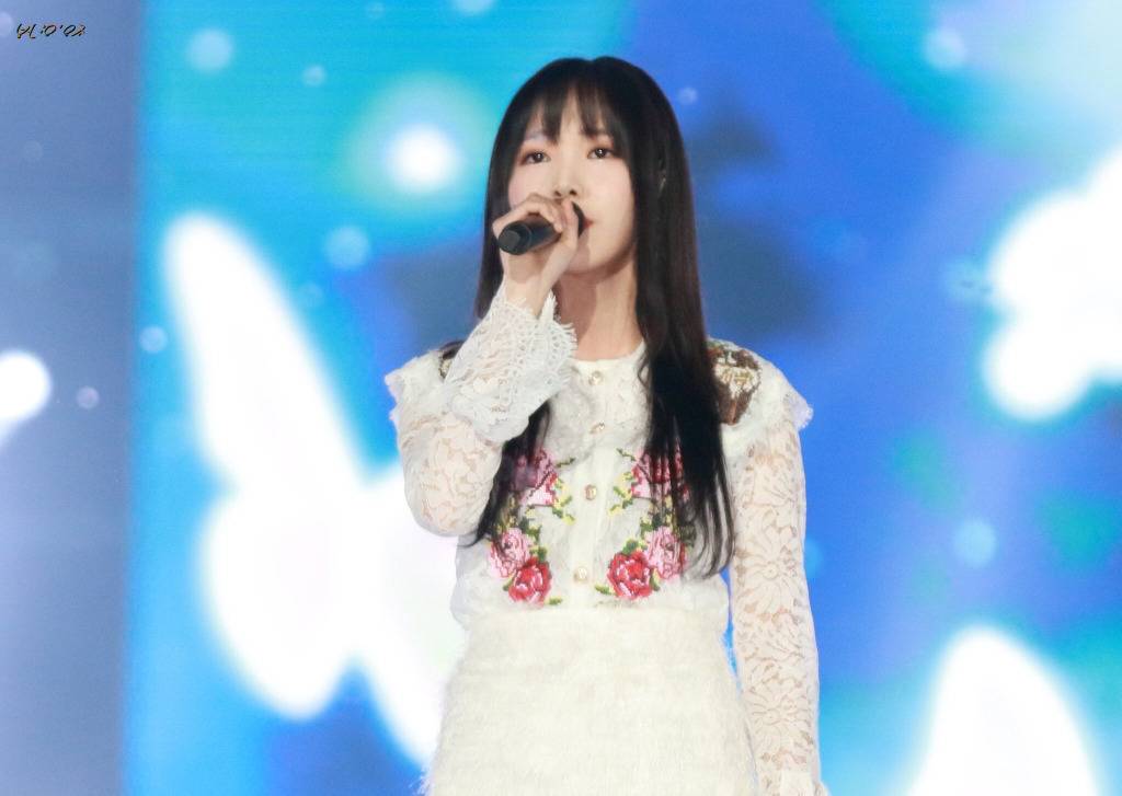 [여자친구] 생일날 일하는게 썩 좋은 일은 아니라서 유주 | 인스티즈