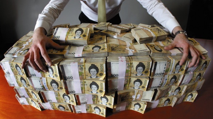 100억받고 장사안되는 오징어횟집서 하루버티기 vs 그냥살기 .jpg | 인스티즈