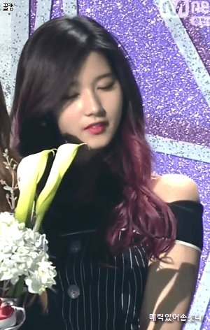 사나 아이컨택.gif | 인스티즈