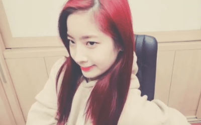 뽀뽀하고 부끄러워하는 다현이 | 인스티즈