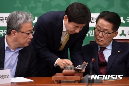 박지원 "朴대통령 4월 퇴진? 입장 유보하겠다" | 인스티즈