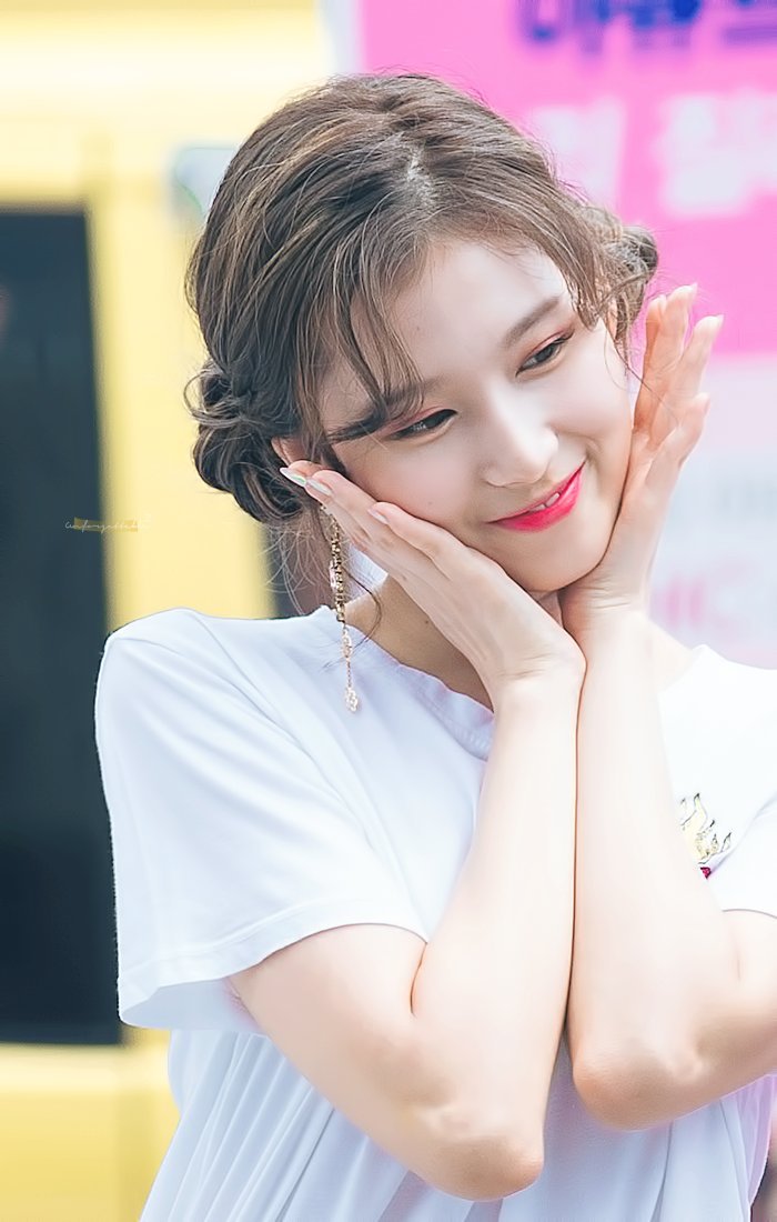 상큼한 트와이스 사나.jpg | 인스티즈