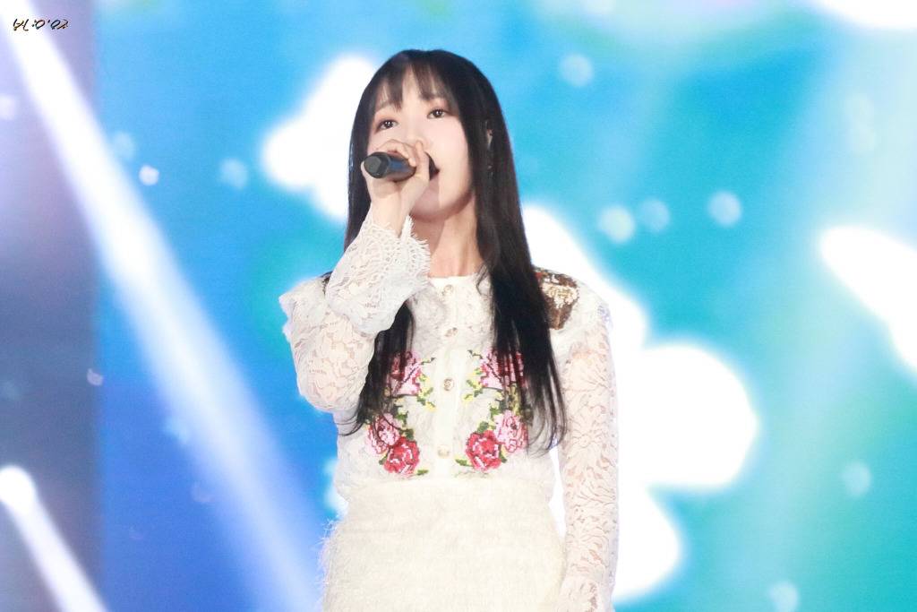 [여자친구] 생일날 일하는게 썩 좋은 일은 아니라서 유주 | 인스티즈