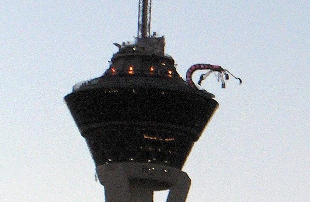 절대 땅을 봐선 안 되는 미국의 미친 놀이기구.jpgif | 인스티즈