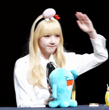 여자친구에서 윙크 젤 많이하는 애.gif | 인스티즈