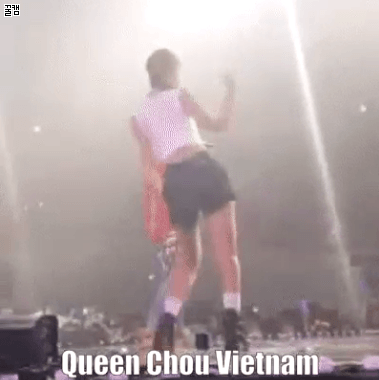 오늘자 쯔위 덩실덩실.gif | 인스티즈