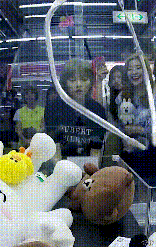인형 못 뽑아서 실망한 트와이스 정연이...ㅠㅠ | 인스티즈