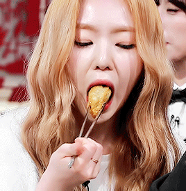 음식 먹는 모습도 이쁜 아이린.gif | 인스티즈