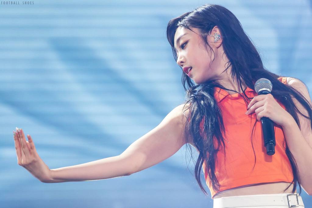 [러블리즈] 하루하루 힘겹게 느껴져서 지수 | 인스티즈