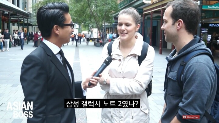 서양인들이 생각하는 갤럭시 vs 아이폰 이미지 | 인스티즈