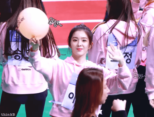 인사하기 바쁜 아이린.gif | 인스티즈