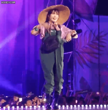 어부복(?) 입고 무대하는 러블리즈 유지애 | 인스티즈