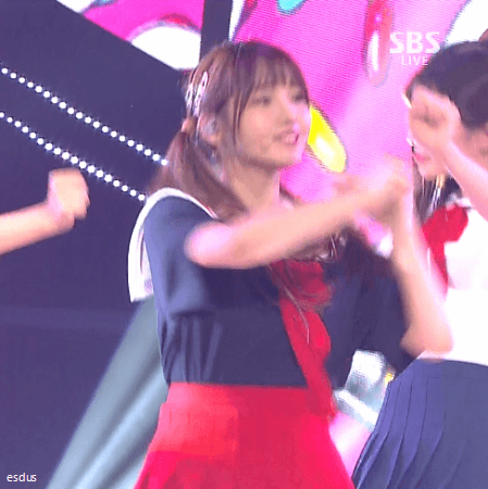 세라복 입고 촬영하는 노지선.gif | 인스티즈