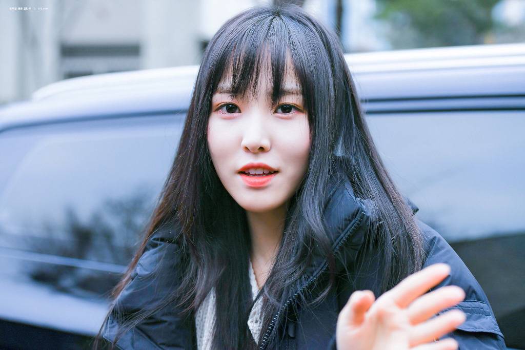 [여자친구] 생일날 일하는게 썩 좋은 일은 아니라서 유주 | 인스티즈