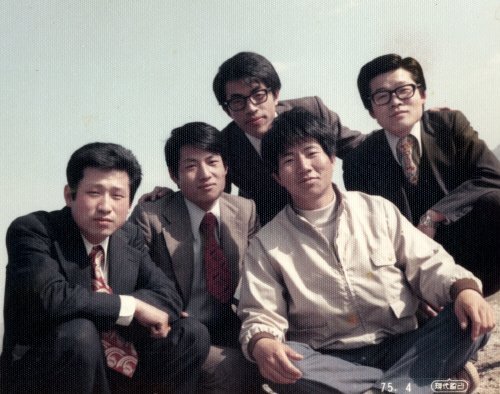 회의 참석자에게 [직접] 커피 타주던 [대통령] | 인스티즈