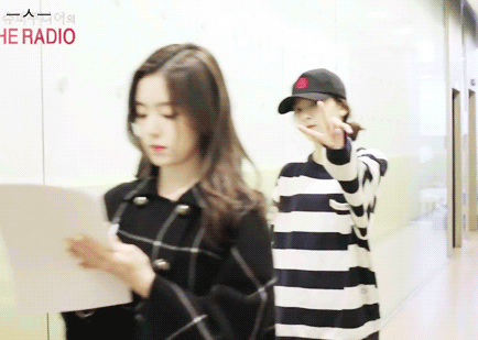 윙크 못하는 슬기.gif | 인스티즈