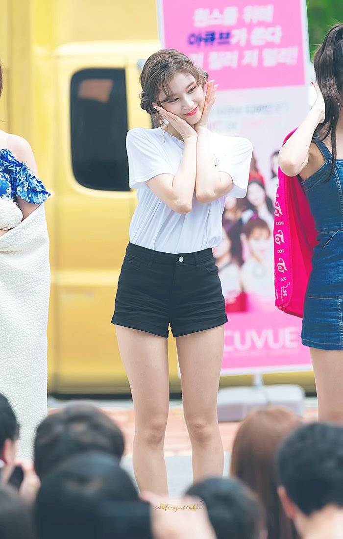 상큼한 트와이스 사나.jpg | 인스티즈