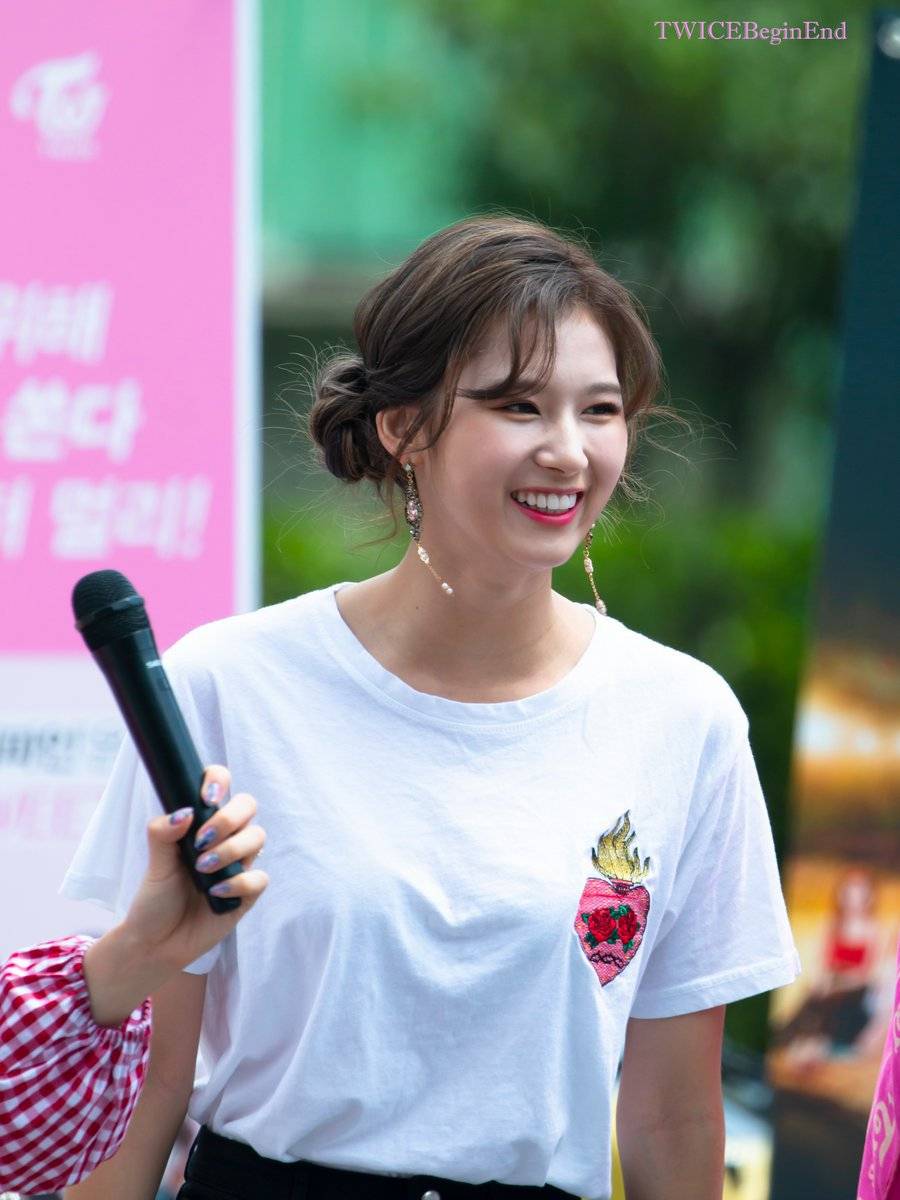 상큼한 트와이스 사나.jpg | 인스티즈