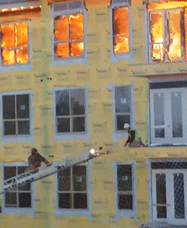 화재현장에서 탈출하는 사람.gif | 인스티즈