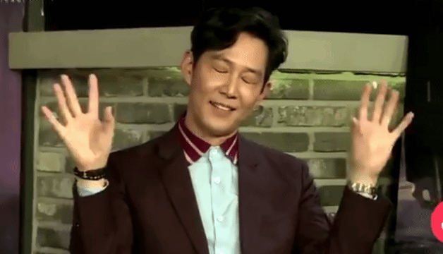 영화 우정출연했다가 별짓을 다하는 이정재.gif | 인스티즈