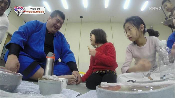 [슈돌] 부산 가서 신난 사랑이 | 인스티즈