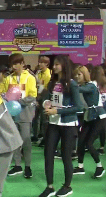 아육대 출전 기념... 지난 아육대에서 새치기 하는 트와이스 쯔위 ㄷㄷ | 인스티즈