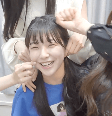 언니들에게 사랑 받는 막내.gif | 인스티즈