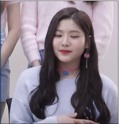 사람들을 즐겁게 해주는 걸 좋아하는 여자 아이돌.gif | 인스티즈