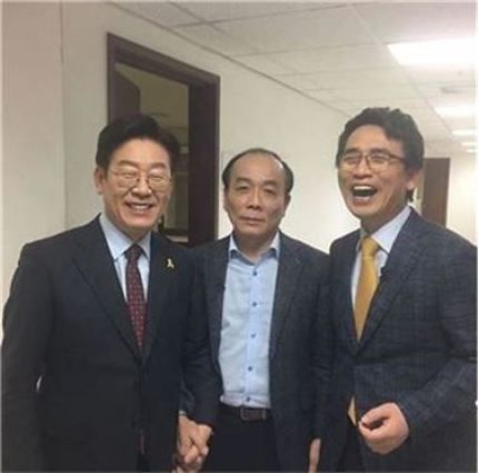 이재명 썰전 출연 인증샷 | 인스티즈