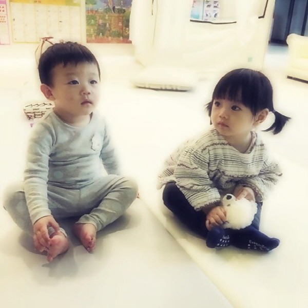 여자친구 옆에서 폼잡는 대박이 ㅋㅋㅋㅋ | 인스티즈