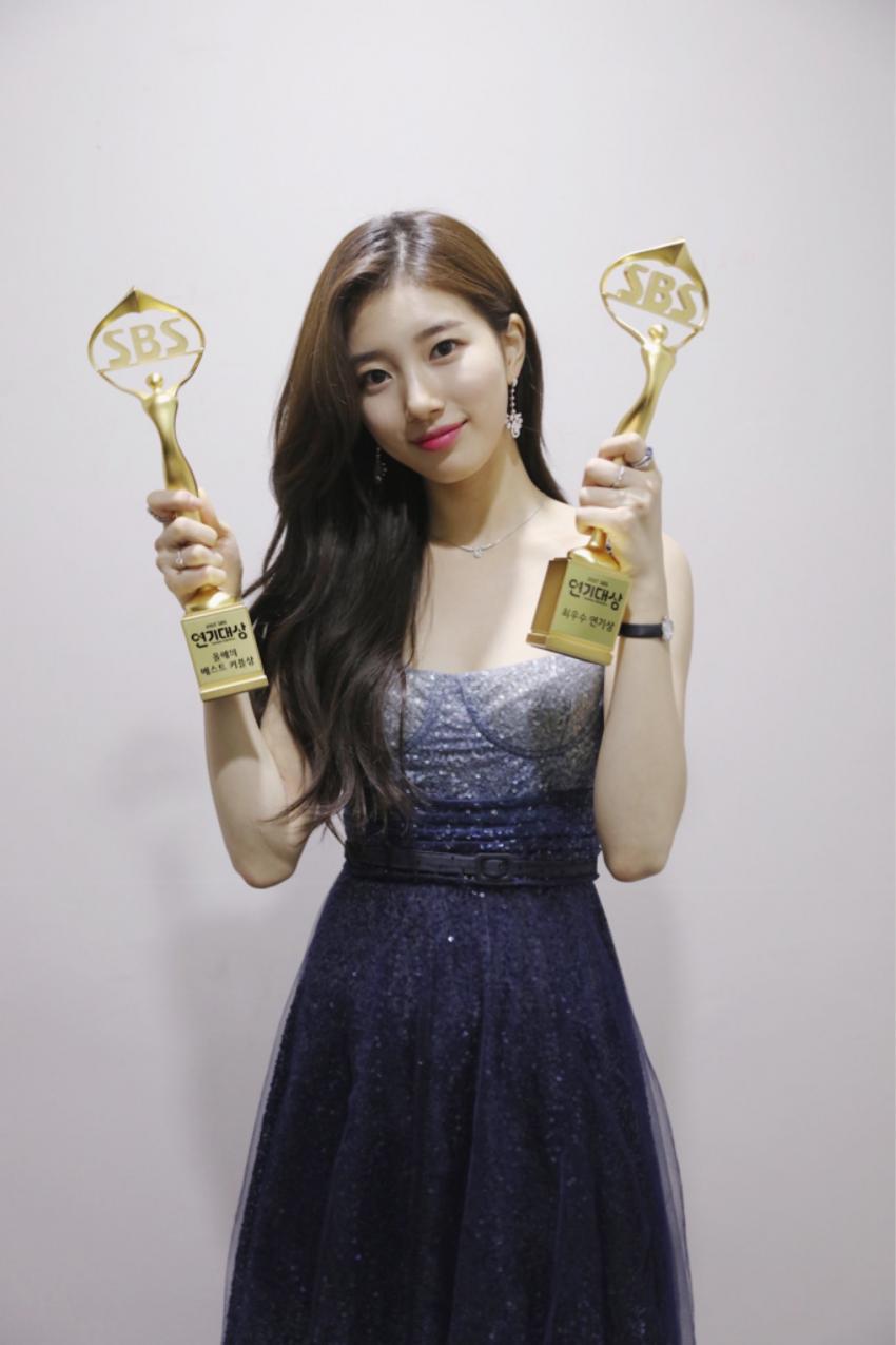 sbs 연기대상 2관왕 한 수지 jpg | 인스티즈