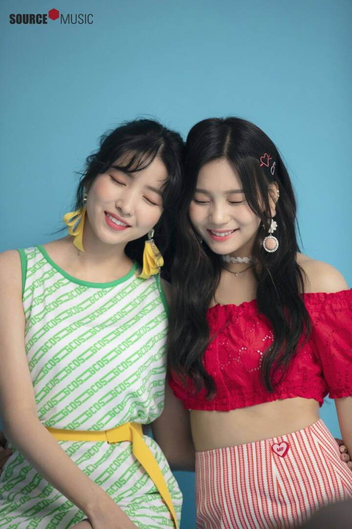 여자친구 여름여름해 자켓사진 촬영 비하인드컷.jpg | 인스티즈