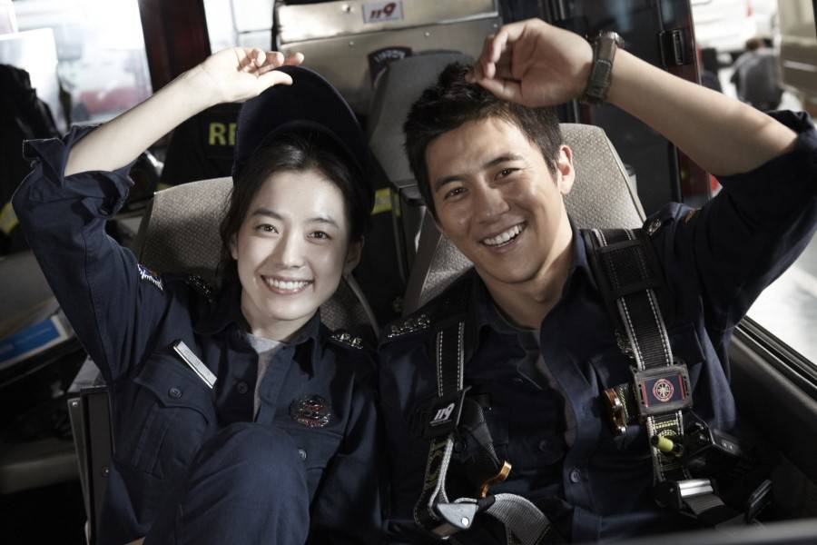 배우 한효주의 대표 영화는? 반창꼬 vs 뷰티인사이드 vs 감시자들 | 인스티즈