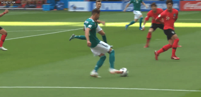 본능적으로 뒷짐지는 킹영권.gif | 인스티즈