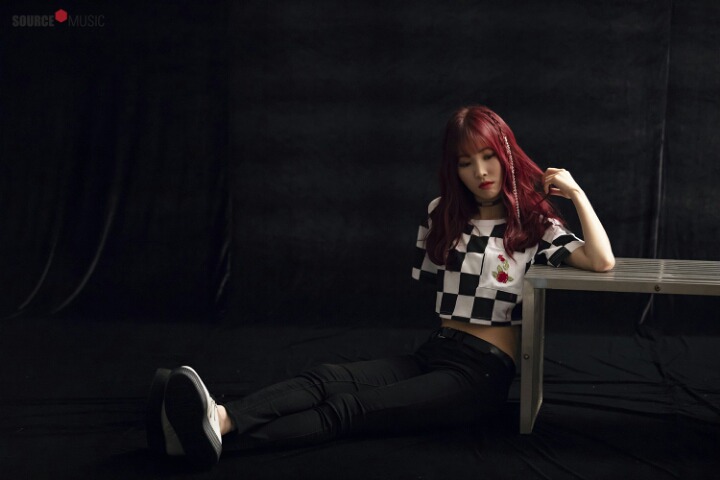 여자친구 여름여름해 자켓사진 촬영 비하인드컷.jpg | 인스티즈