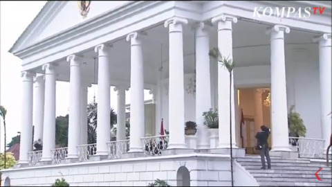 인도네시아 대통령궁 테라스에서 환담 나누는 문재인 대통령.jpg | 인스티즈